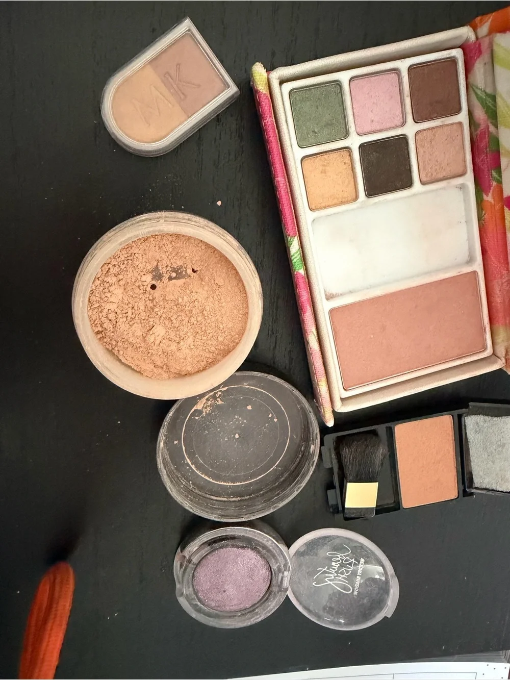 Elizabeth Arden Floral Pink Orange Eyeshadow Palette with Beige Powder